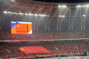 米尔斯：希望马刺会因文班亚马有更多冠军旗帜悬挂在球馆上空